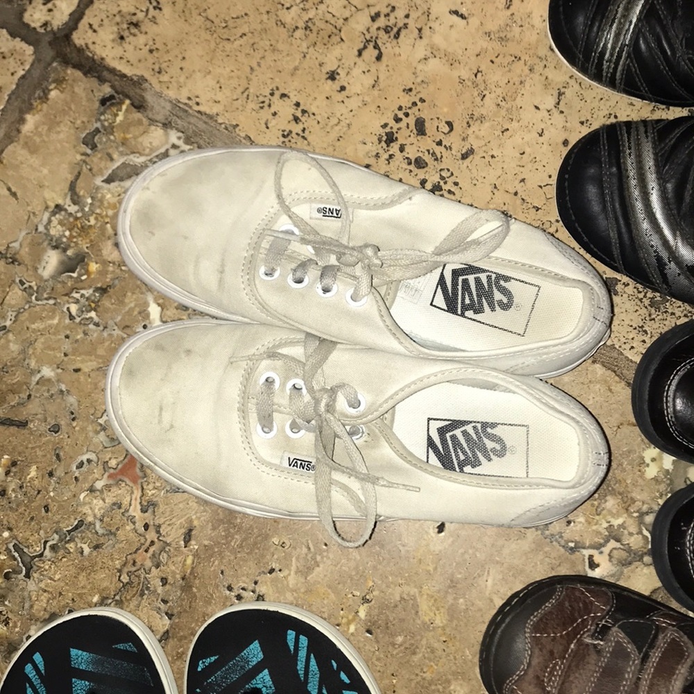 KIDS shoes bundle - Picture 4 of 7